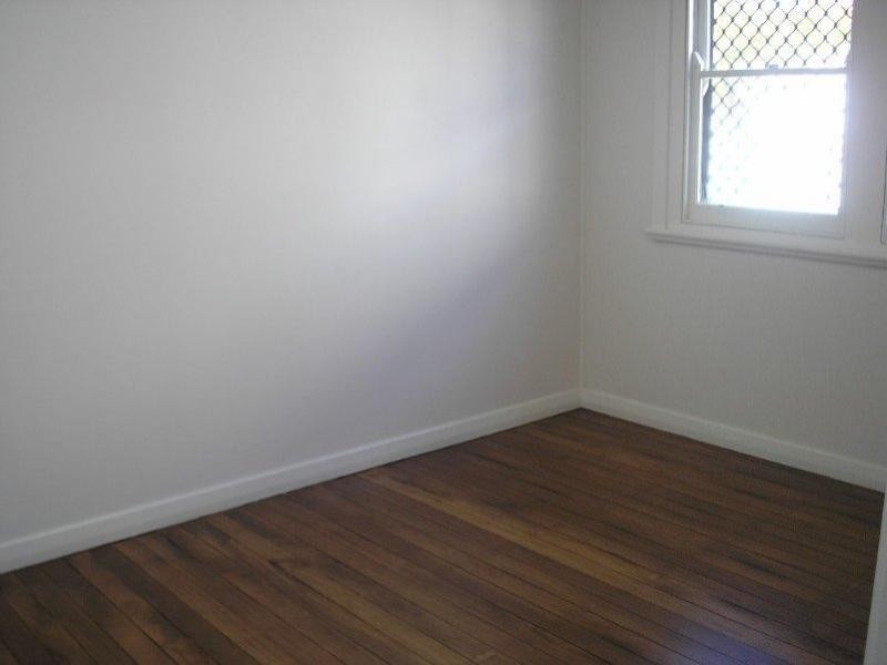 4 Gulliver Street, Hamilton NSW 2303