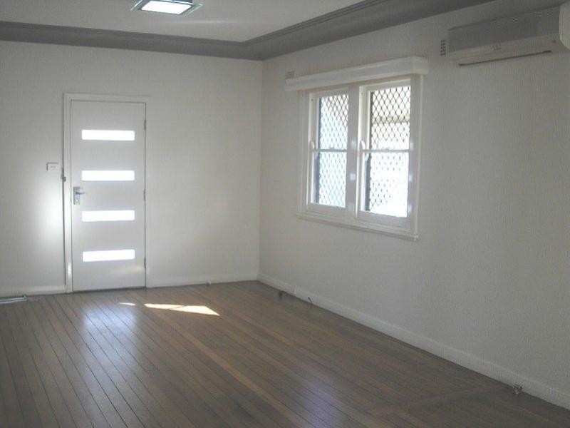 4 Gulliver Street, Hamilton NSW 2303