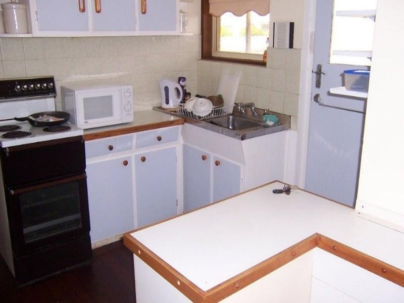 42 Elsdon Street, Redhead NSW 2290