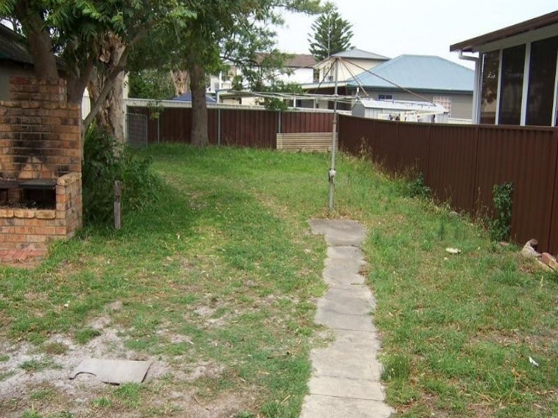 42 Elsdon Street, Redhead NSW 2290