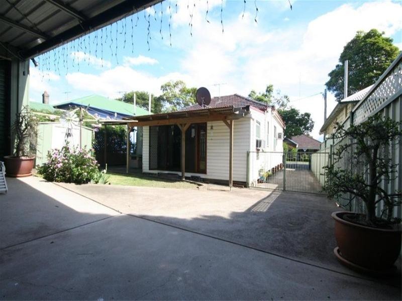 7 Berkeley Street, Mayfield NSW 2304