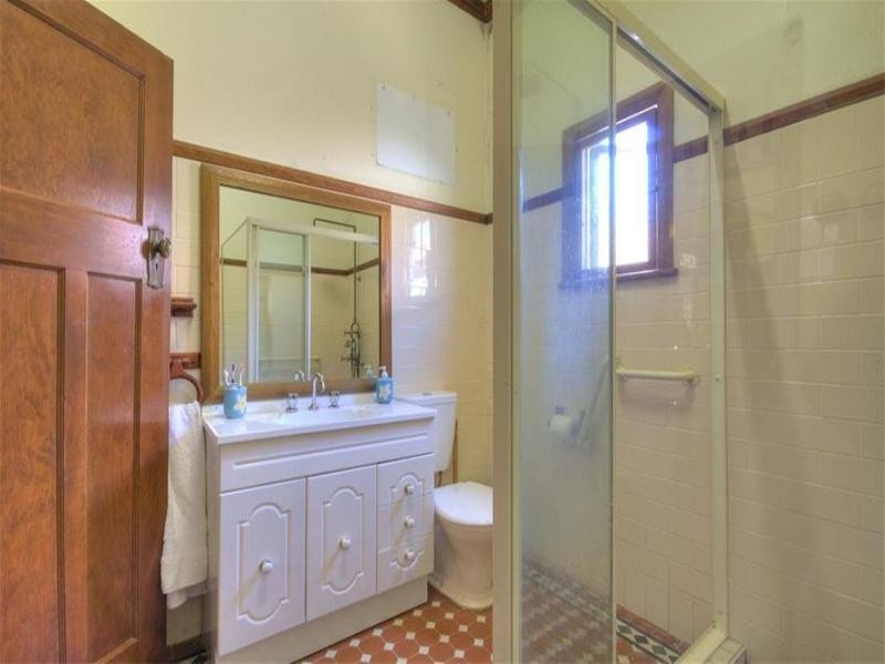 27 Warrah Street, Hamilton East NSW 2303