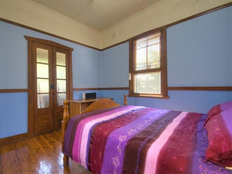 27 Warrah Street, Hamilton East NSW 2303