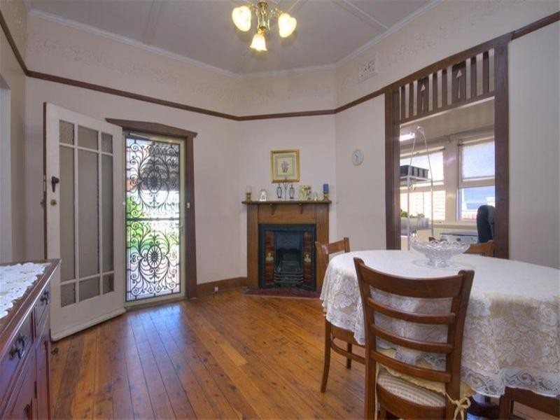 27 Warrah Street, Hamilton East NSW 2303