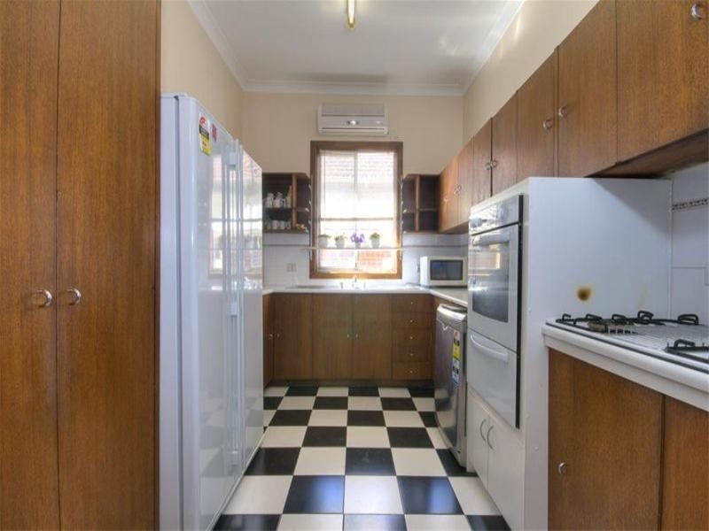 27 Warrah Street, Hamilton East NSW 2303