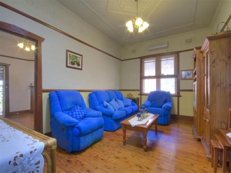 27 Warrah Street, Hamilton East NSW 2303