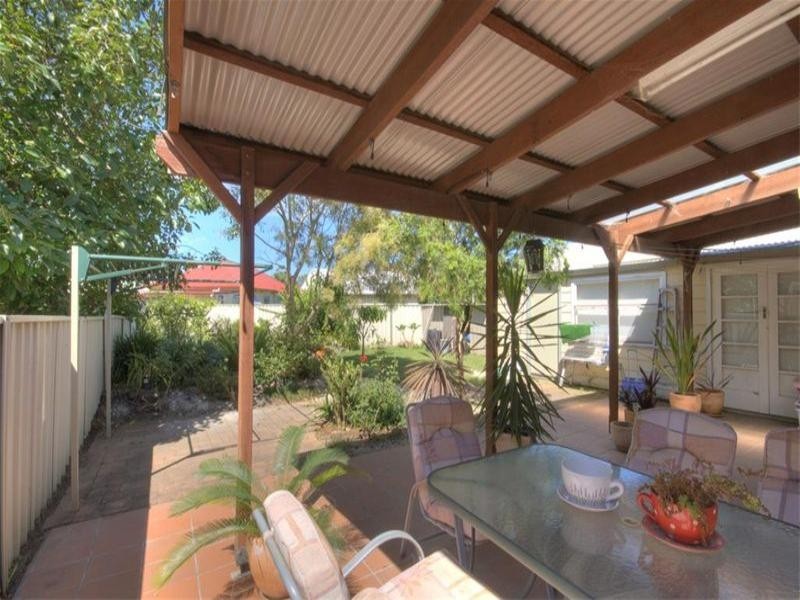 27 Warrah Street, Hamilton East NSW 2303