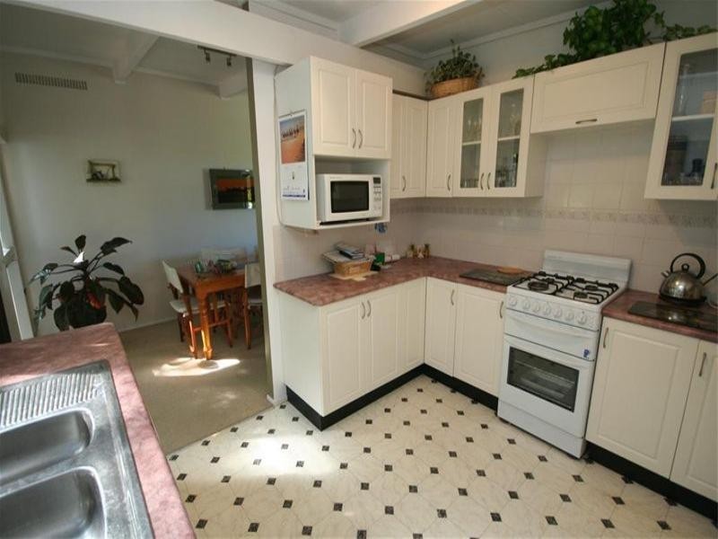 83 Roslyn Avenue, Charlestown NSW 2290