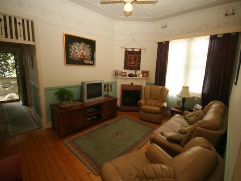 14 Fourth Street, Adamstown NSW 2289