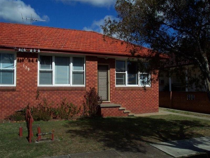 2/179 Kemp Street, Hamilton NSW 2303