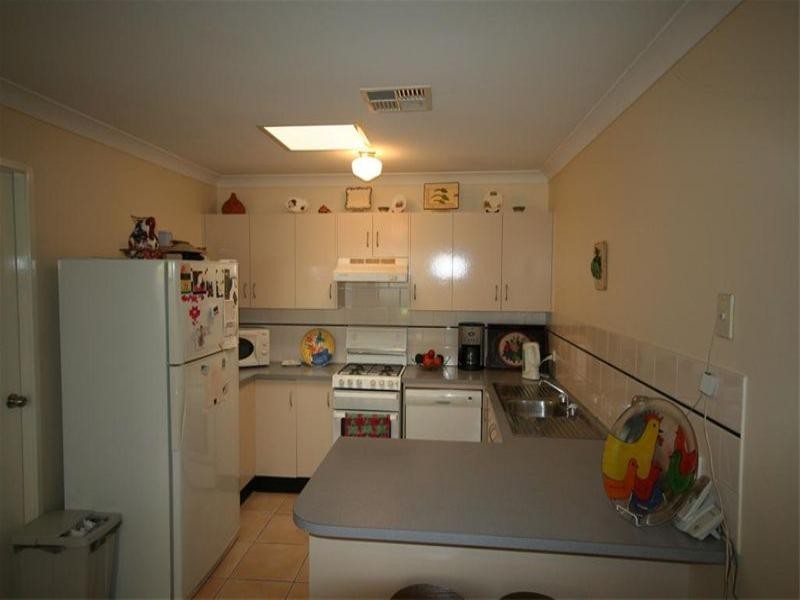 2/7 Deal Street, Mount Hutton NSW 2290