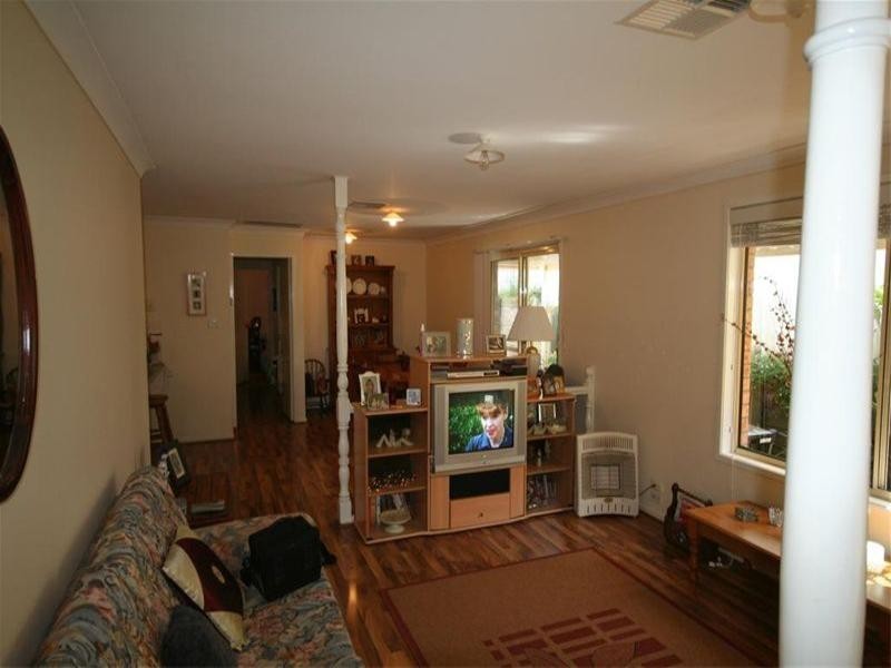 2/7 Deal Street, Mount Hutton NSW 2290