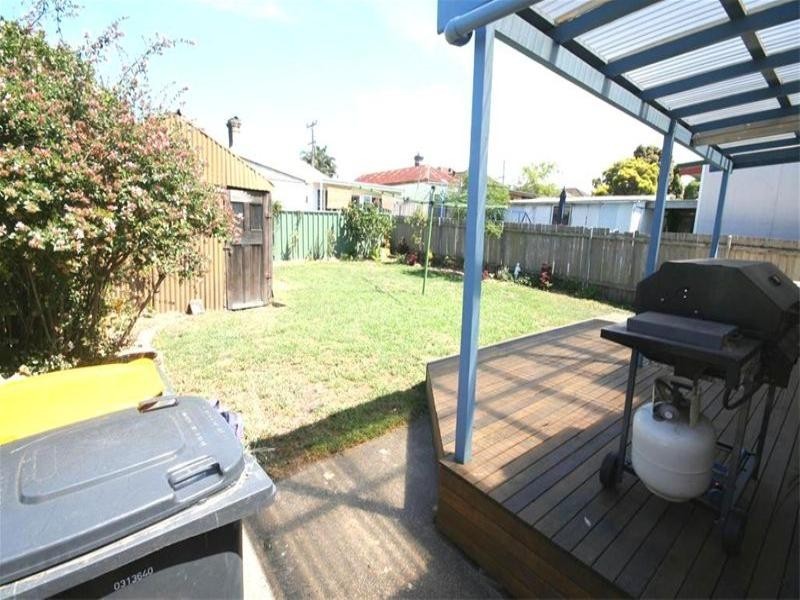 16 Clara Street, Mayfield East NSW 2304