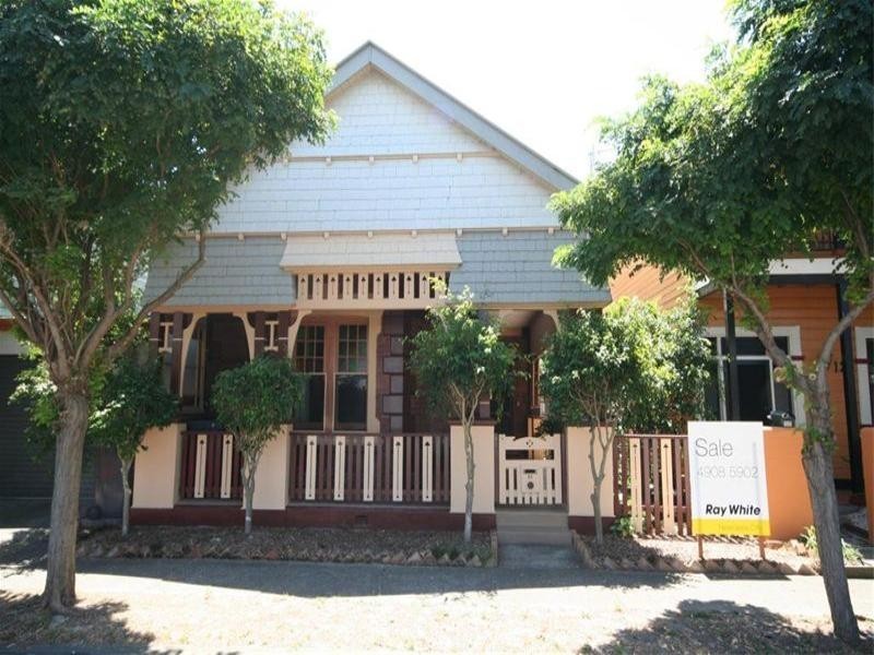 14 Lindsay Street, Hamilton NSW 2303