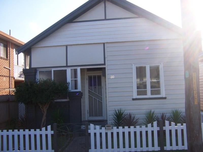 30 Belmore Street, Adamstown NSW 2289