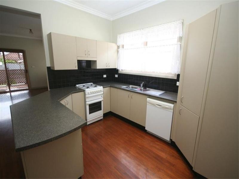 9 Station Street, Waratah NSW 2298