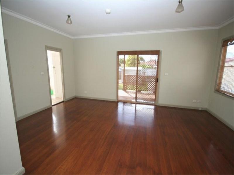 9 Station Street, Waratah NSW 2298