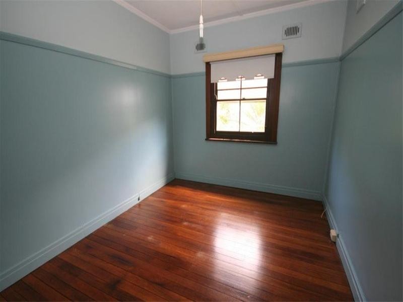 9 Station Street, Waratah NSW 2298