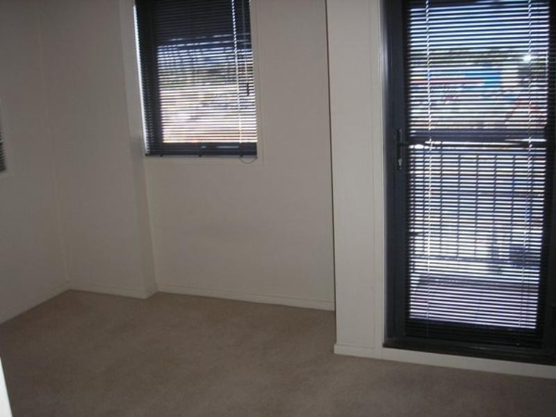 202/4 Ravenshaw Street, Newcastle NSW 2300