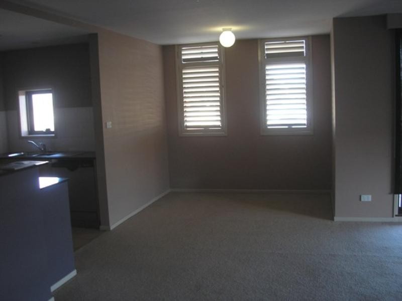 202/4 Ravenshaw Street, Newcastle NSW 2300