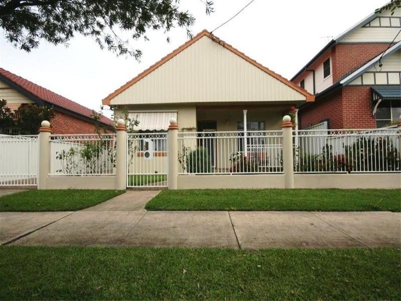 145 Tudor Street, Hamilton NSW 2303
