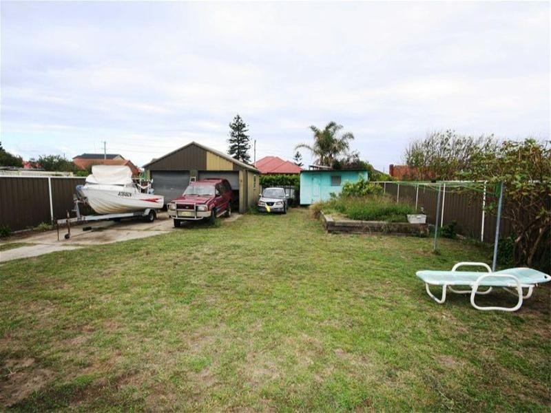 7 Stone Street, Stockton NSW 2295