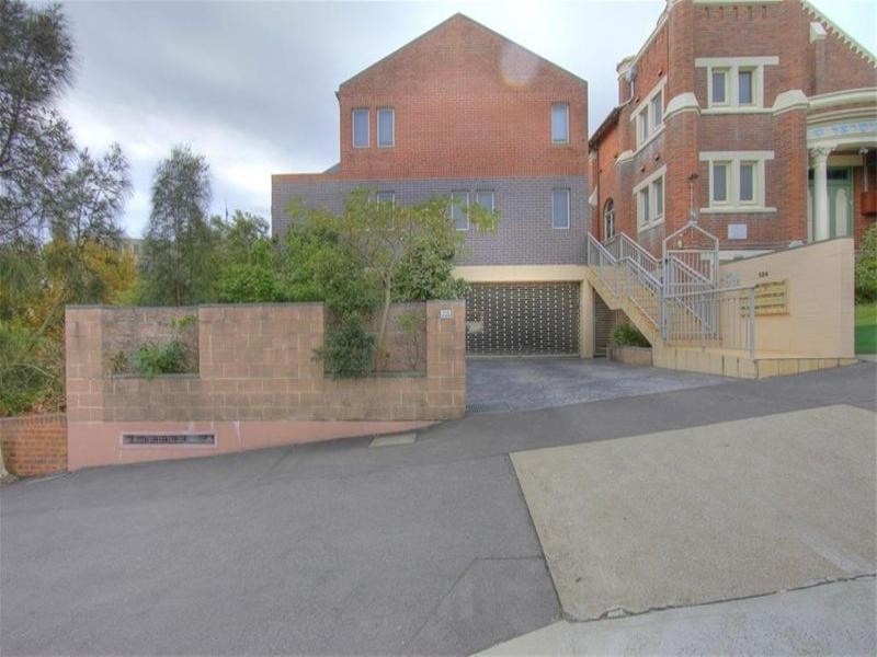 2/124 – 126 Tyrrell Street, The Hill NSW 2300