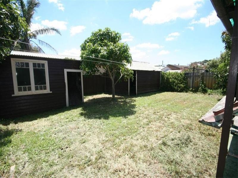 30 Pembroke Street, Stockton NSW 2295