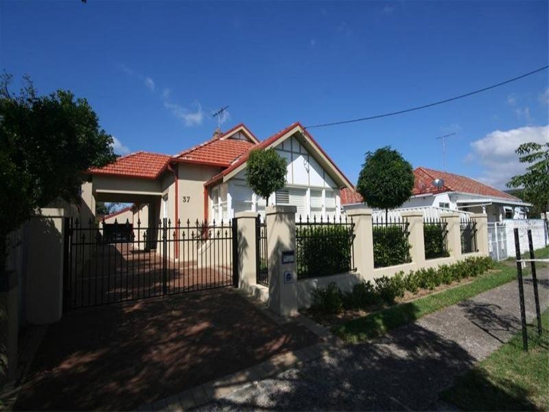 37 National Park Street, Hamilton South NSW 2303