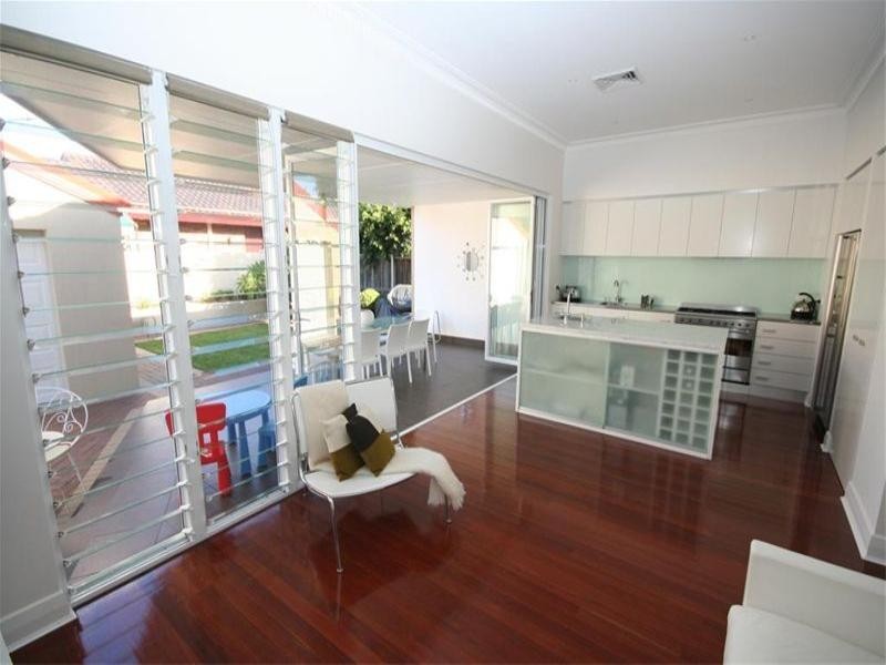 37 National Park Street, Hamilton South NSW 2303