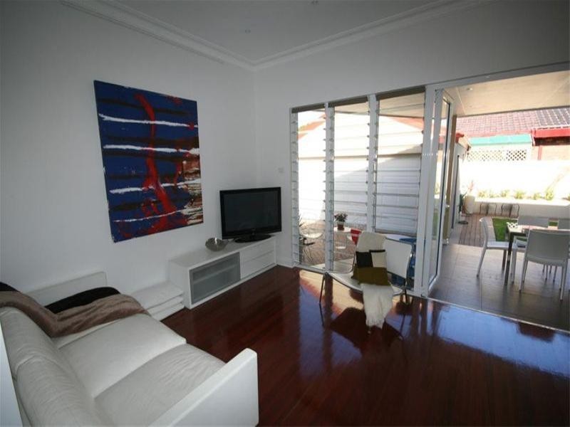 37 National Park Street, Hamilton South NSW 2303