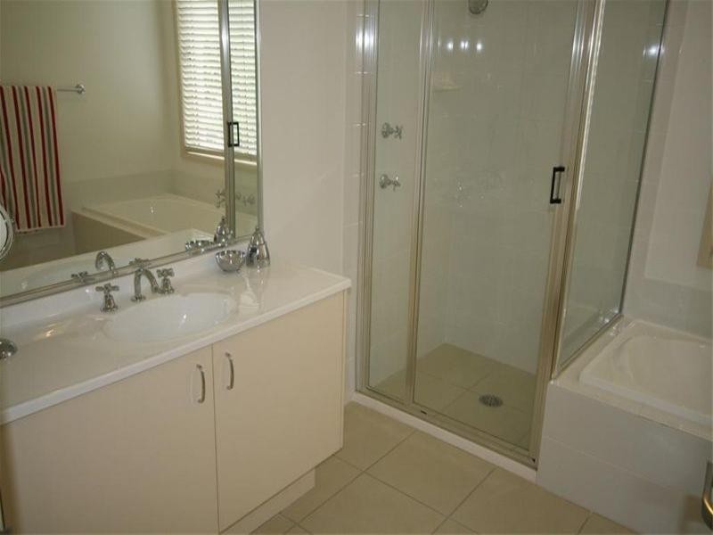 52 Northlakes Drive, Cameron Park NSW 2285