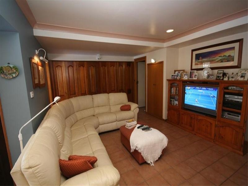 9 Keira Close, Valentine NSW 2280