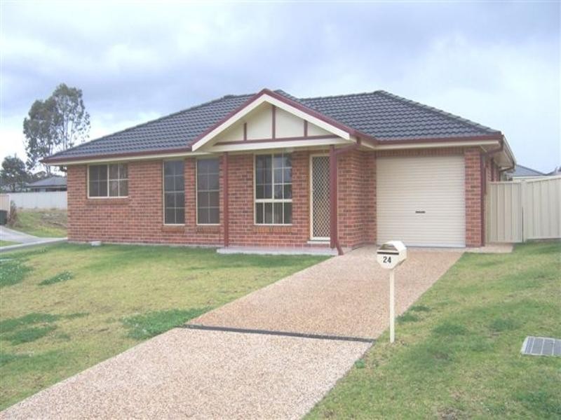 1/24 Streeton Drive, Metford NSW 2323