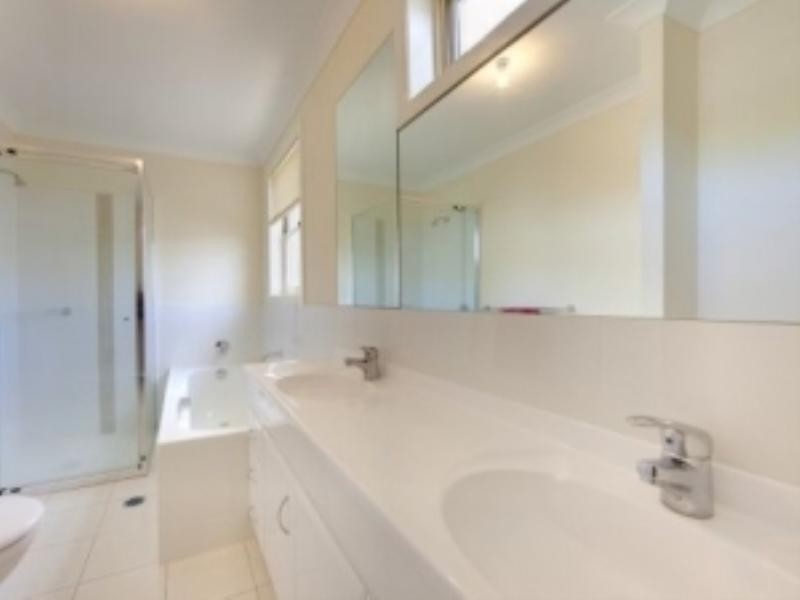 2 Toscana Close, Garden Suburb NSW 2289