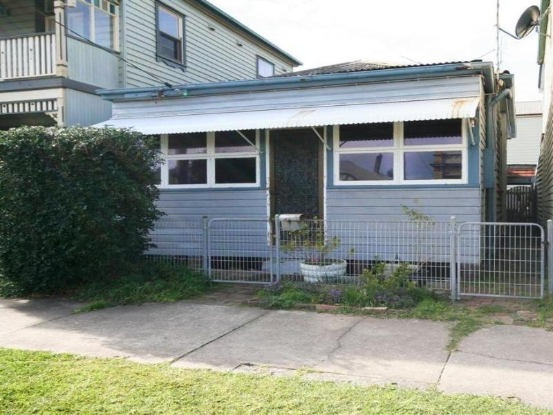 42 Young Street, Carrington NSW 2294