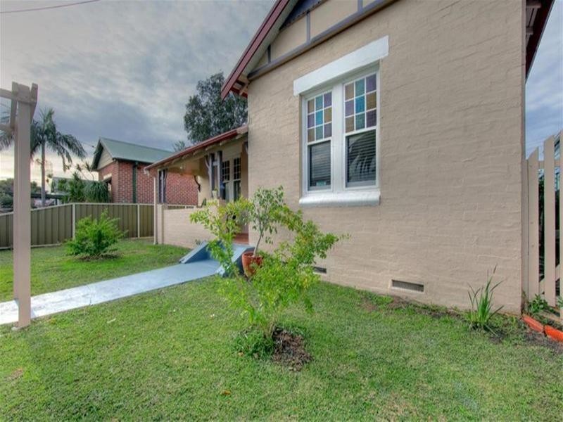 36 Upfold Street, Mayfield NSW 2304