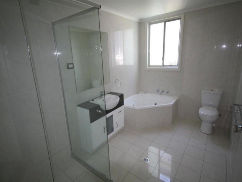 556D The Esplanade, Warners Bay NSW 2282