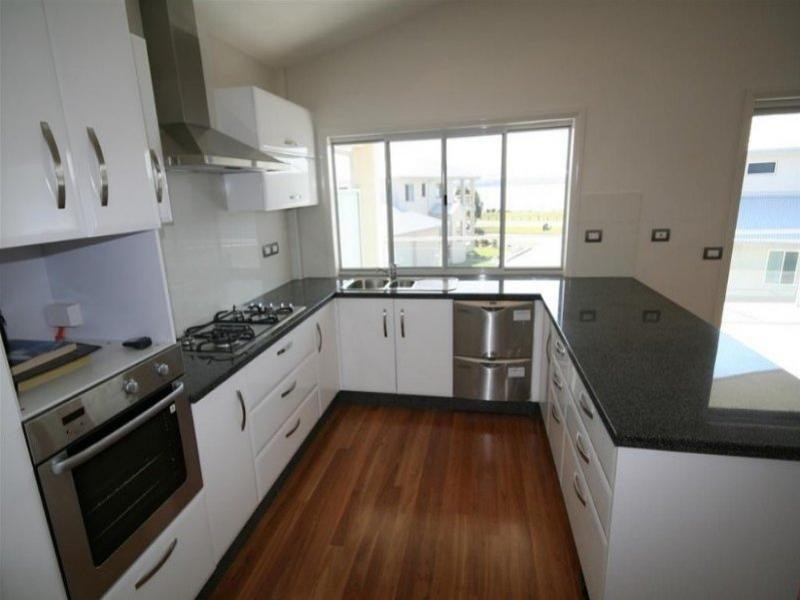 556D The Esplanade, Warners Bay NSW 2282