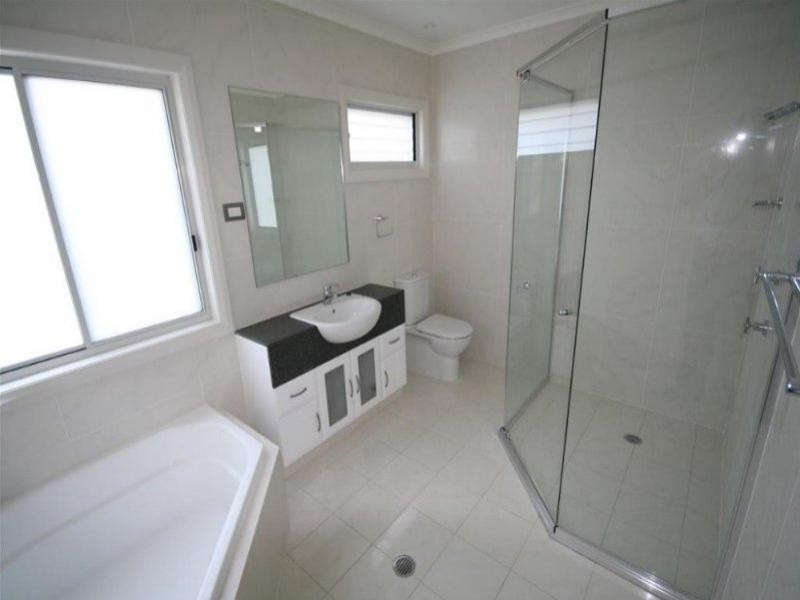 556D The Esplanade, Warners Bay NSW 2282