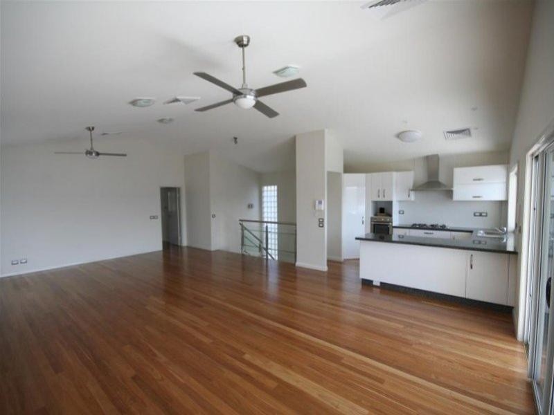 556D The Esplanade, Warners Bay NSW 2282