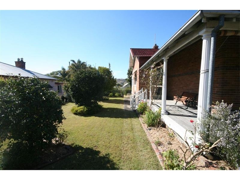 15 Dowling Street, Dungog NSW 2420