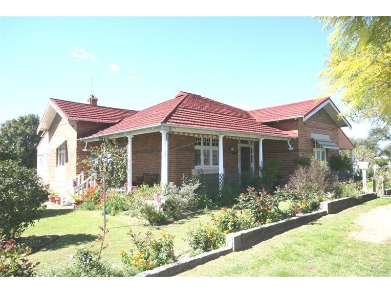 15 Dowling Street, Dungog NSW 2420