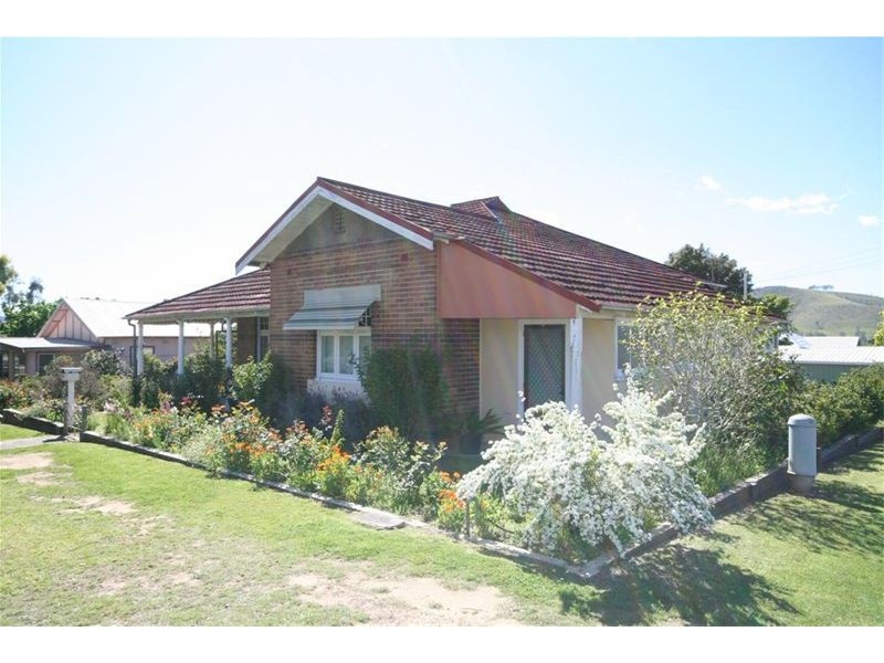 15 Dowling Street, Dungog NSW 2420