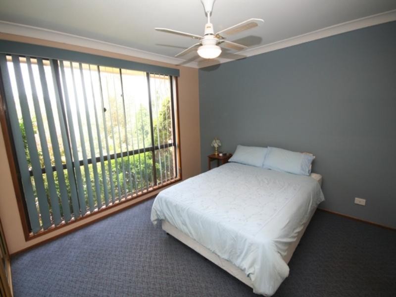 14 Woodside Drive, Eleebana NSW 2282
