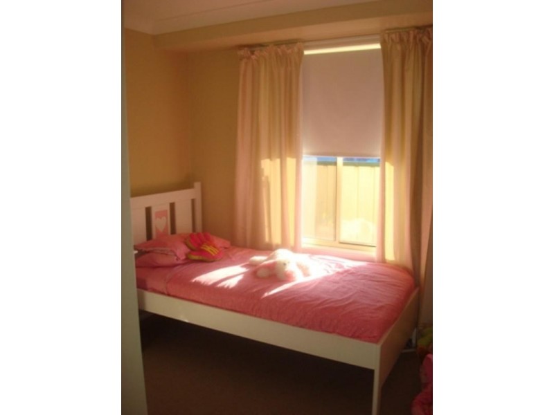 14 Finch Close, Cameron Park NSW 2285