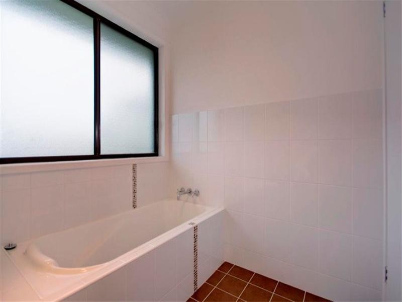 11 Winterlake Road, Warners Bay NSW 2282