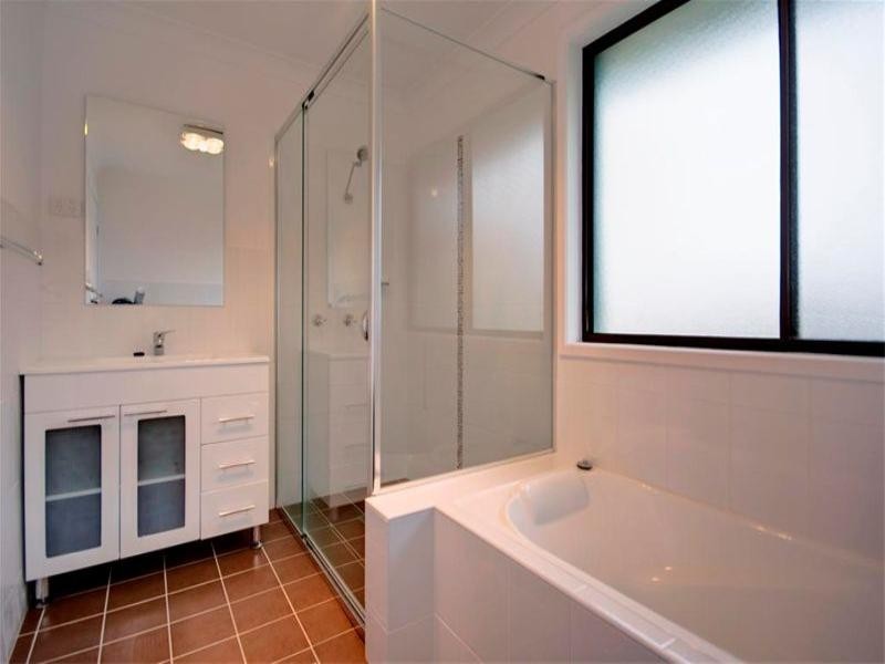 11 Winterlake Road, Warners Bay NSW 2282