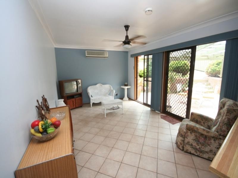 14 Woodside Drive, Eleebana NSW 2282