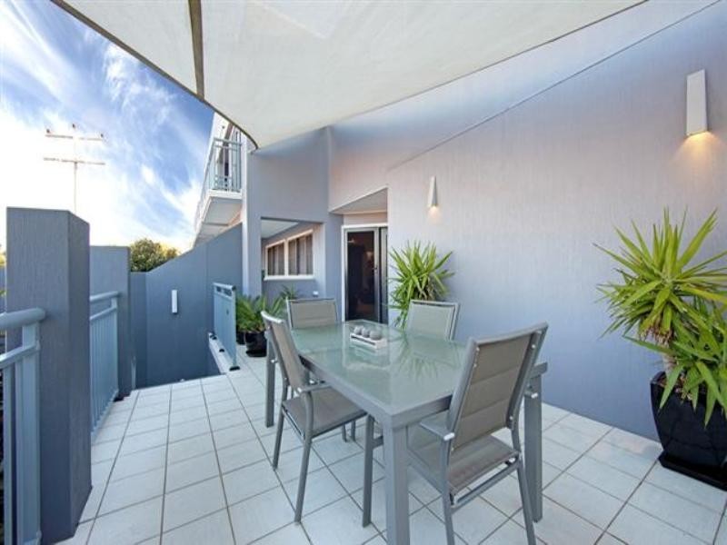 2/25 Patrick Street, Merewether NSW 2291
